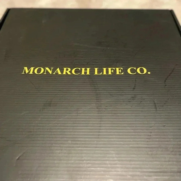 NWOT-Monarch life lazy Susan w- salt & pepper shakers - Picture 4 of 4